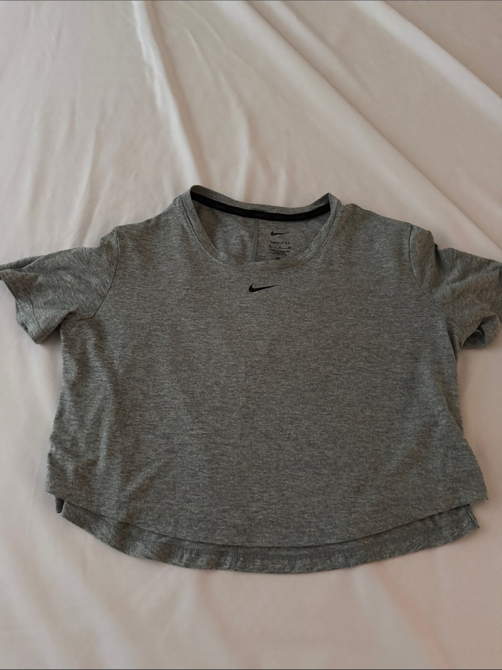 Nike Gray Short-Sleeve Cropped Athletic Tee. Size small